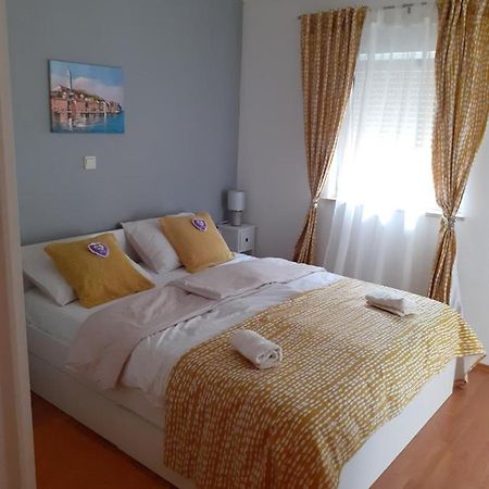 Lola Apartmani โรวีน ภายนอก รูปภาพ