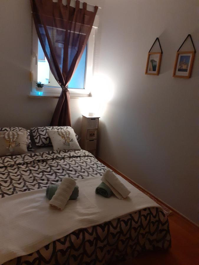 Lola Apartmani โรวีน ภายนอก รูปภาพ