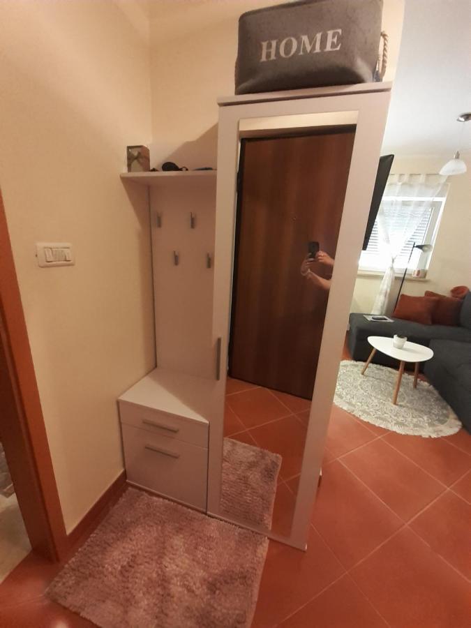Lola Apartmani โรวีน ภายนอก รูปภาพ