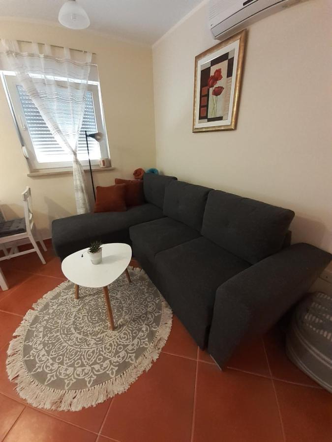 Lola Apartmani โรวีน ภายนอก รูปภาพ