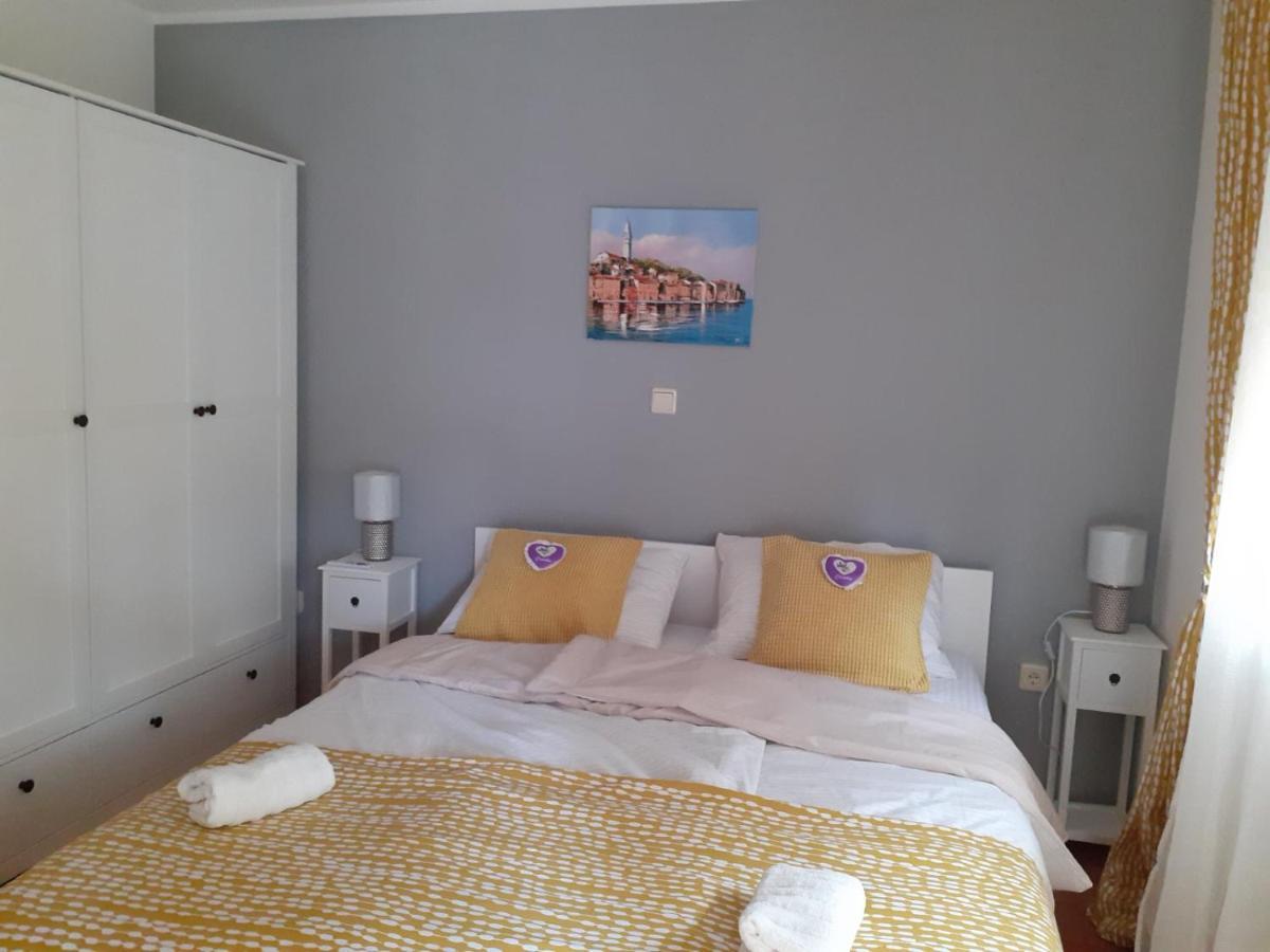 Lola Apartmani โรวีน ภายนอก รูปภาพ